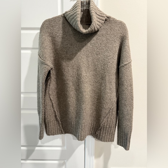 n/a Sweaters - Women's Oversized Earthy Wool-Blend Distressed Sweater READ
